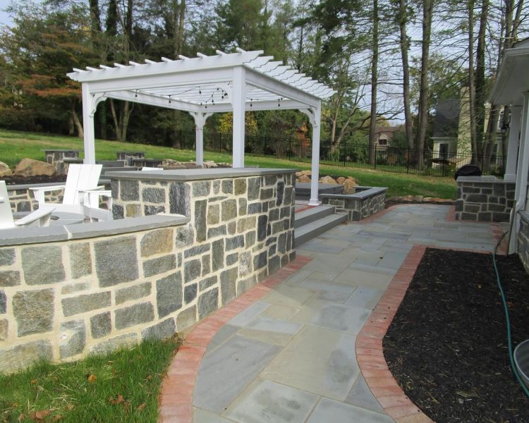 Full Color Natural Cleft Flagstone Walkway with Brick Border